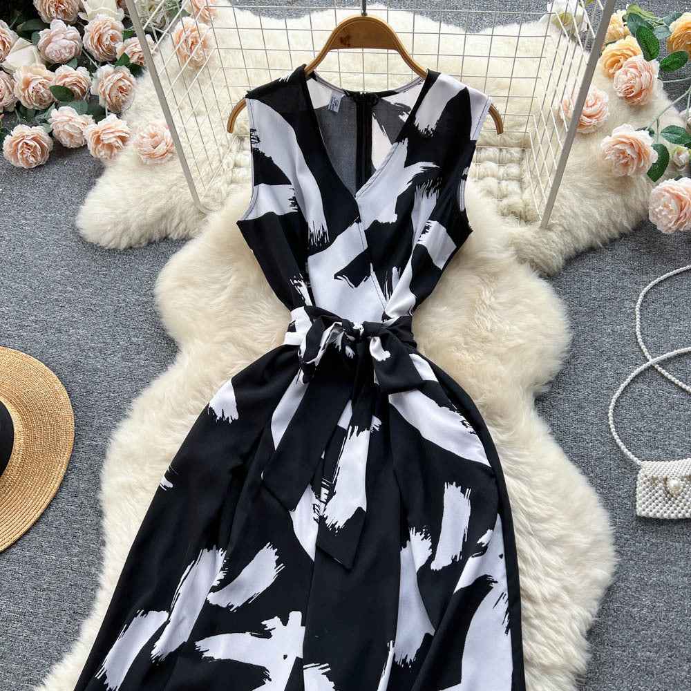V-Neck High Waist Floral Print Wide Leg Jumpsuit - Loose Fit Women's Romper with Belt