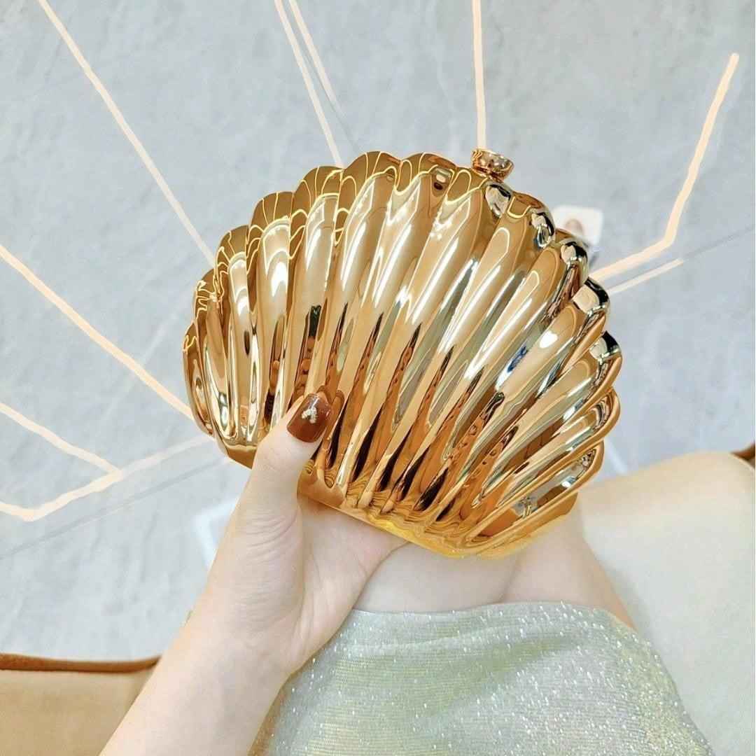 Women's Sparkly Seashell Acrylic Clutch - Metallic Evening Purse for Party & Prom